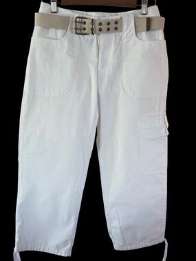 Izod Y2K Women’s Cropped Cargo Pants With Belt. Color White Size 4
